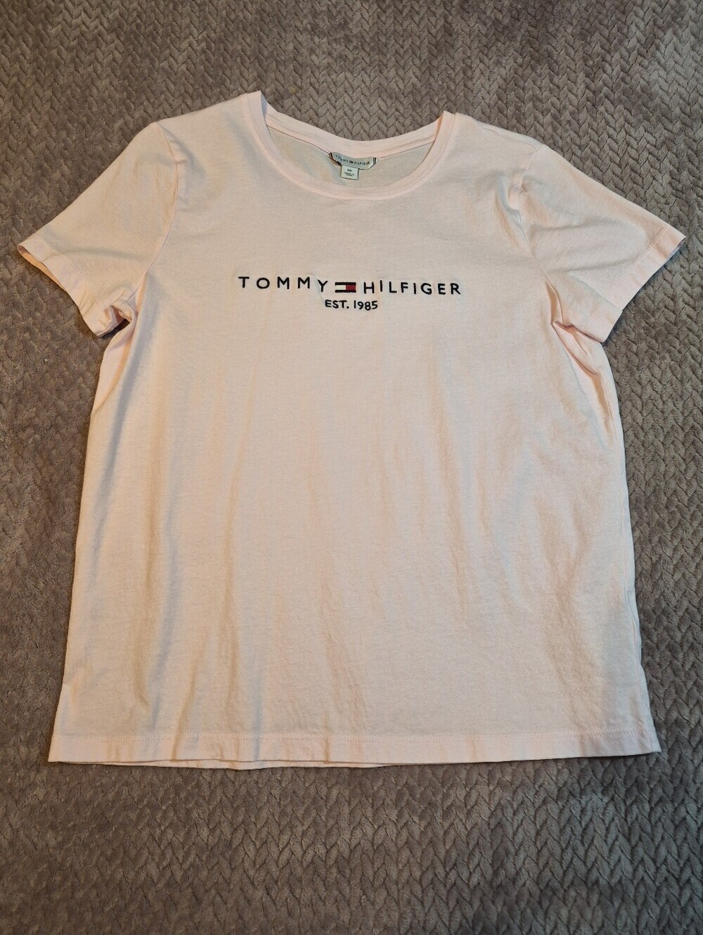 Women's Tommy Hilfiger Light Pink Crew Neck Tee with Signature Tag, Small, NWOT